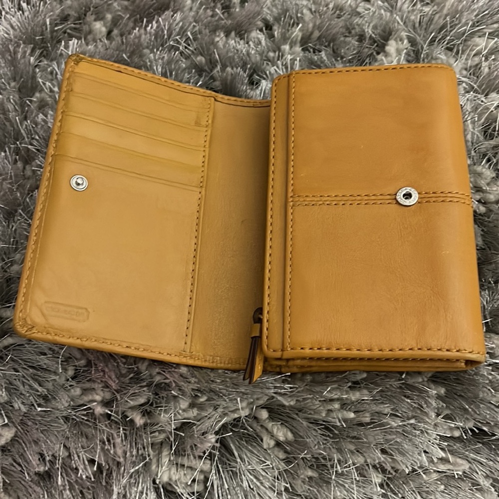 Wallet - Picture 2 of 7